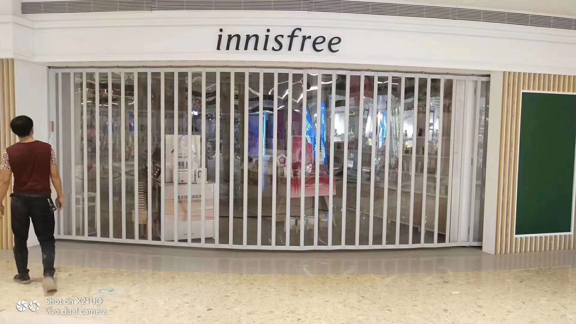 濟(jì)南卷簾門門扇抖動的原因是什么？