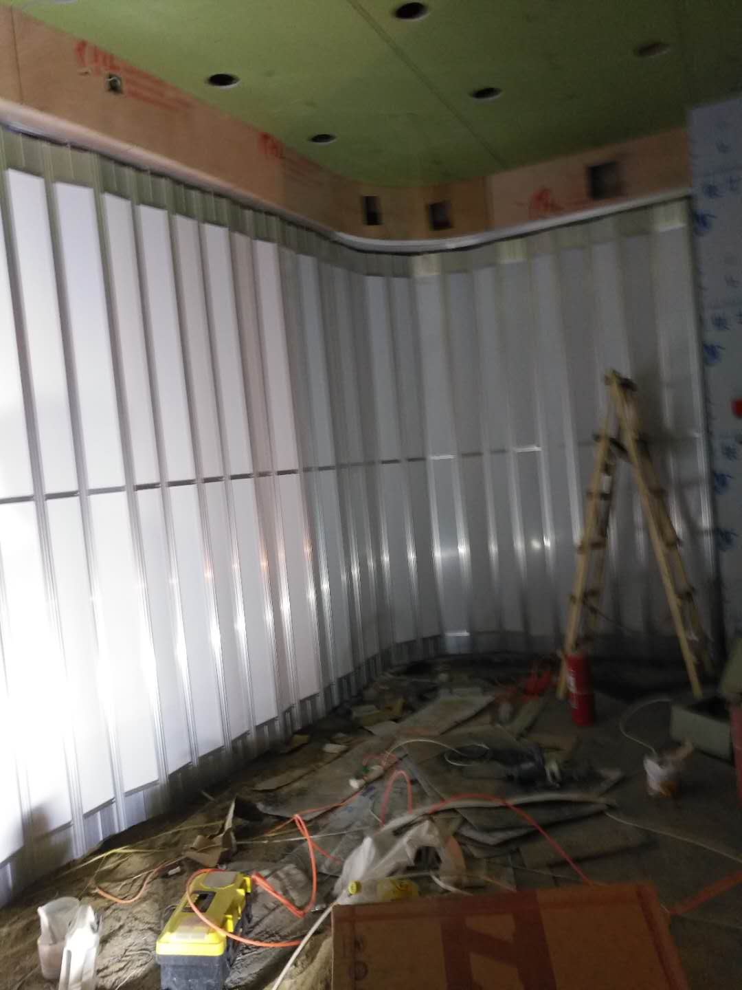 濟(jì)南卷簾門玻璃隔斷保養(yǎng)有哪些要注意的？